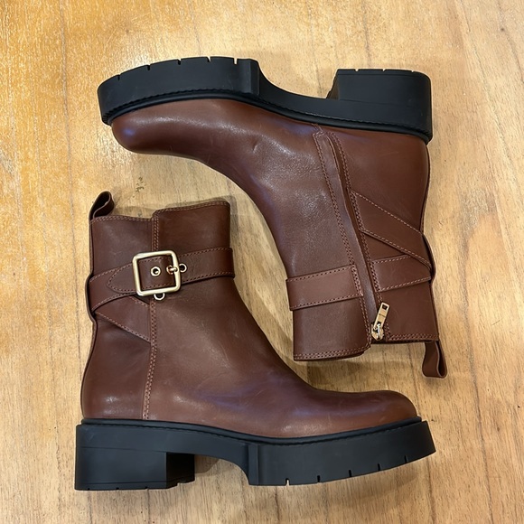 COACH
LACEY LEATHER BOOTIE LEATHER BUCKLE ANKLE BOOTS size 7.5 - Picture 8 of 11